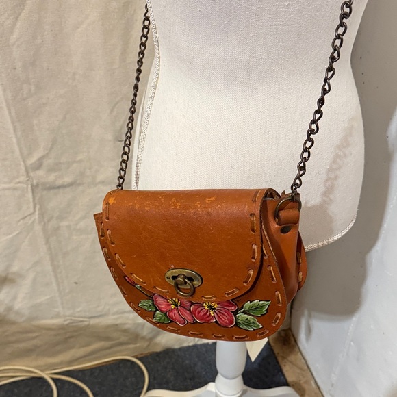 Handcrafted Floral Leather Crossbody Bag - Picture 3 of 5